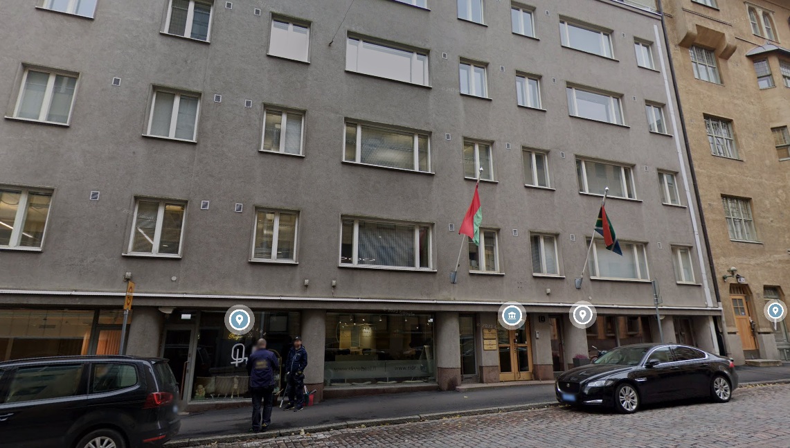 От вилл до скромных офисов: где обитают белорусские дипломаты 