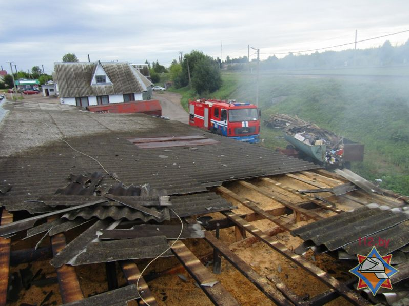 В Лепеле горел вещевой рынок, пострадали торговые павильоны