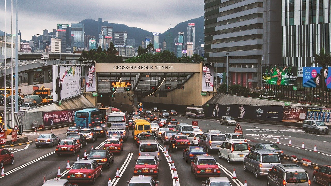 В мире неспокойно: Штаты хотят Ассанжа, Гонконг — свободы