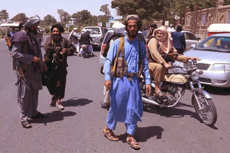 "Талибан" наступает на Кабул, президент Афганистана покинул пост