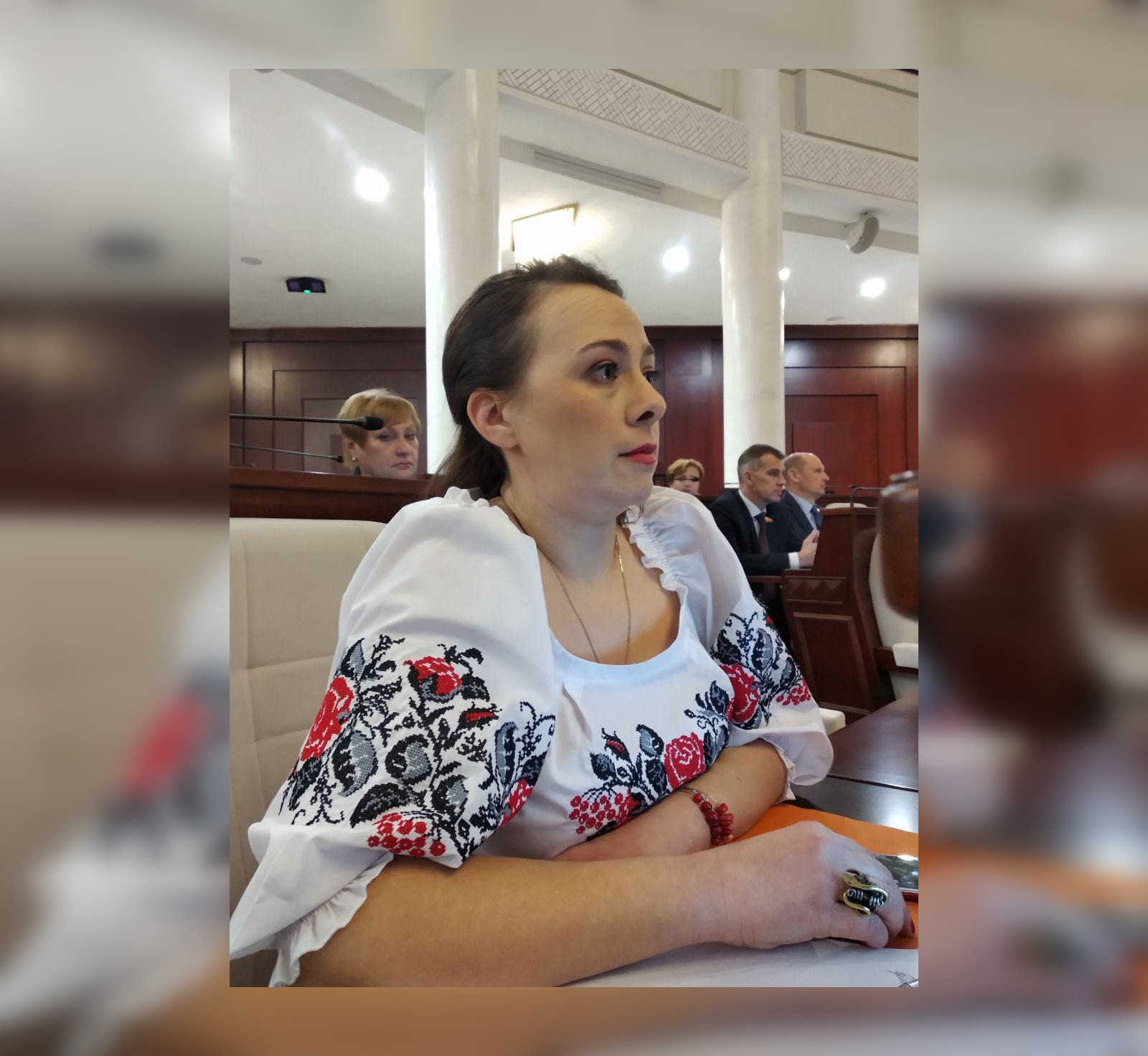 Анна Канопацкая пришла на своё последнее заседание парламента в вышиванке