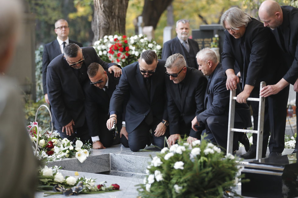 Как в Праге с размахом похоронили внука “карусельщика” Вацлава Кочки (фотофакт)
