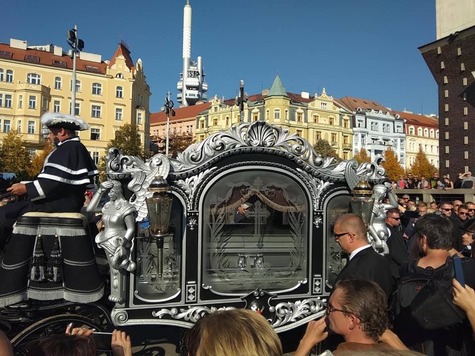 Как в Праге с размахом похоронили внука “карусельщика” Вацлава Кочки (фотофакт)