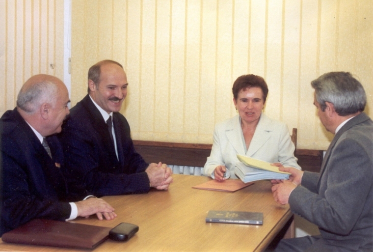 24 гады таму Аляксандр Лукашэнка стаў прэзідэнтам (фота)