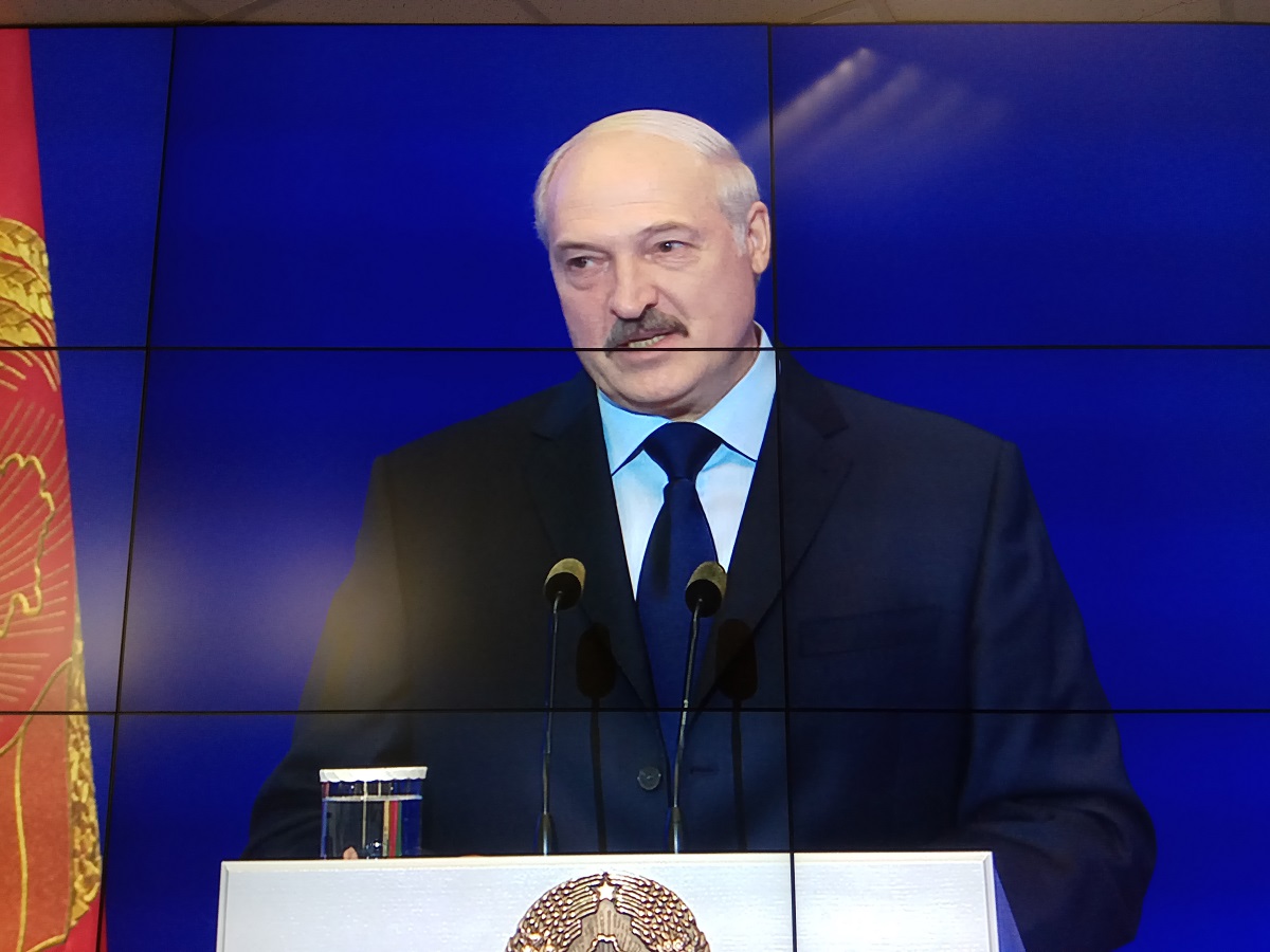 Лукашенко: “Кто из вас собирается умирать завтра? Никто! Даже я”