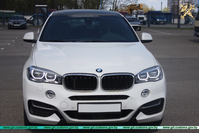 Гродзенскія мытнікі выявілі BMW-X6, скрадзены ў Еўрасаюзе
