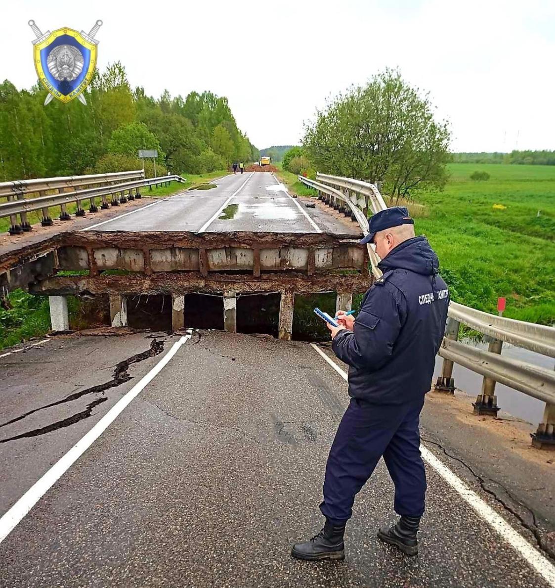 На месте рухнувшего моста в Борисовском районе пока построят временный мост