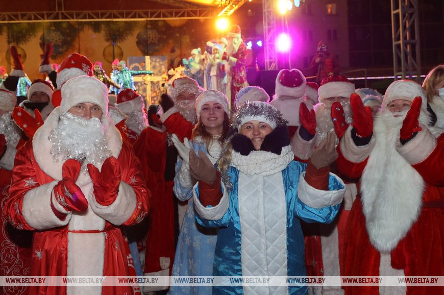 В Вилейке, в отличие от Минска, решились на шествие Дедов Морозов