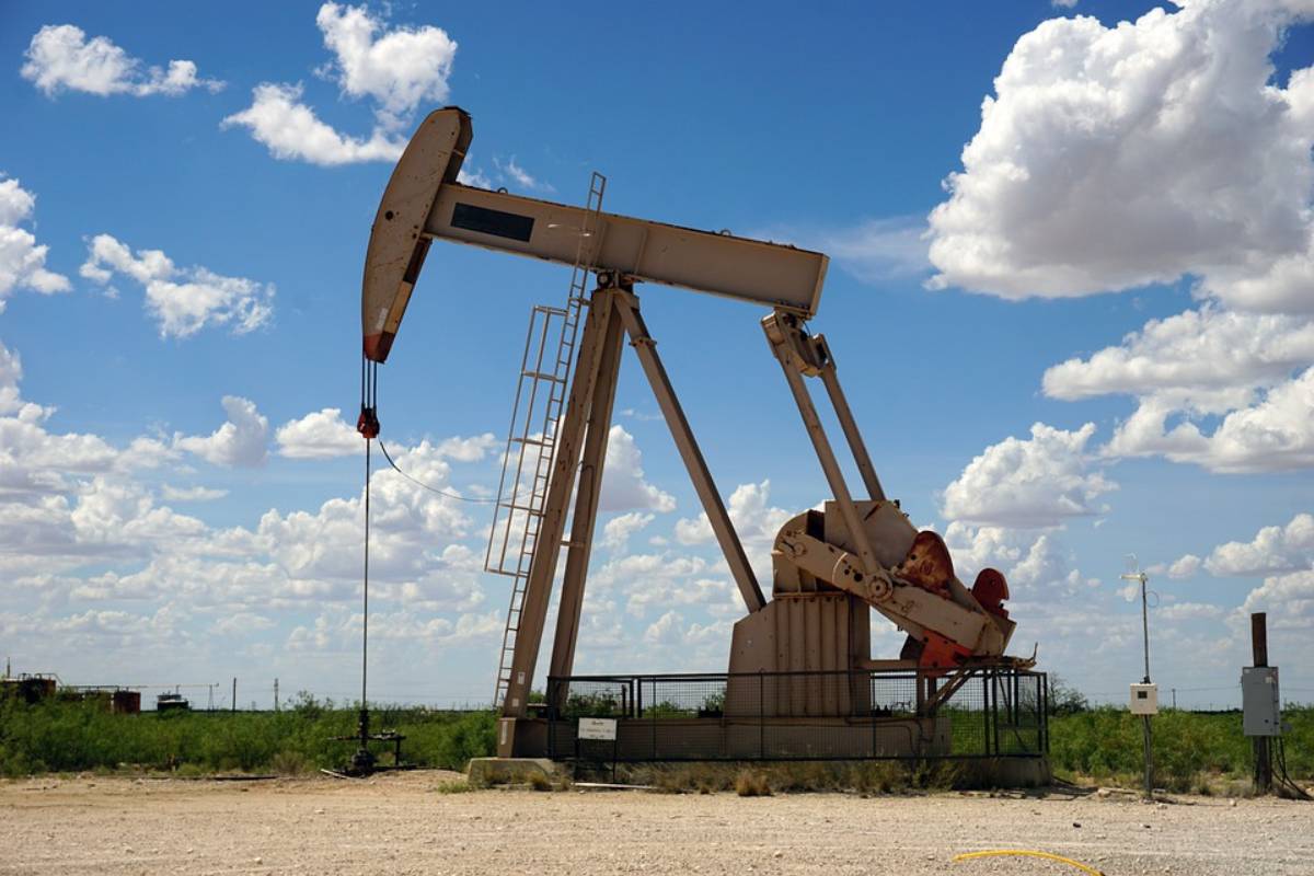 США будут продавать нефть из своих резервов. Чем это может обернуться