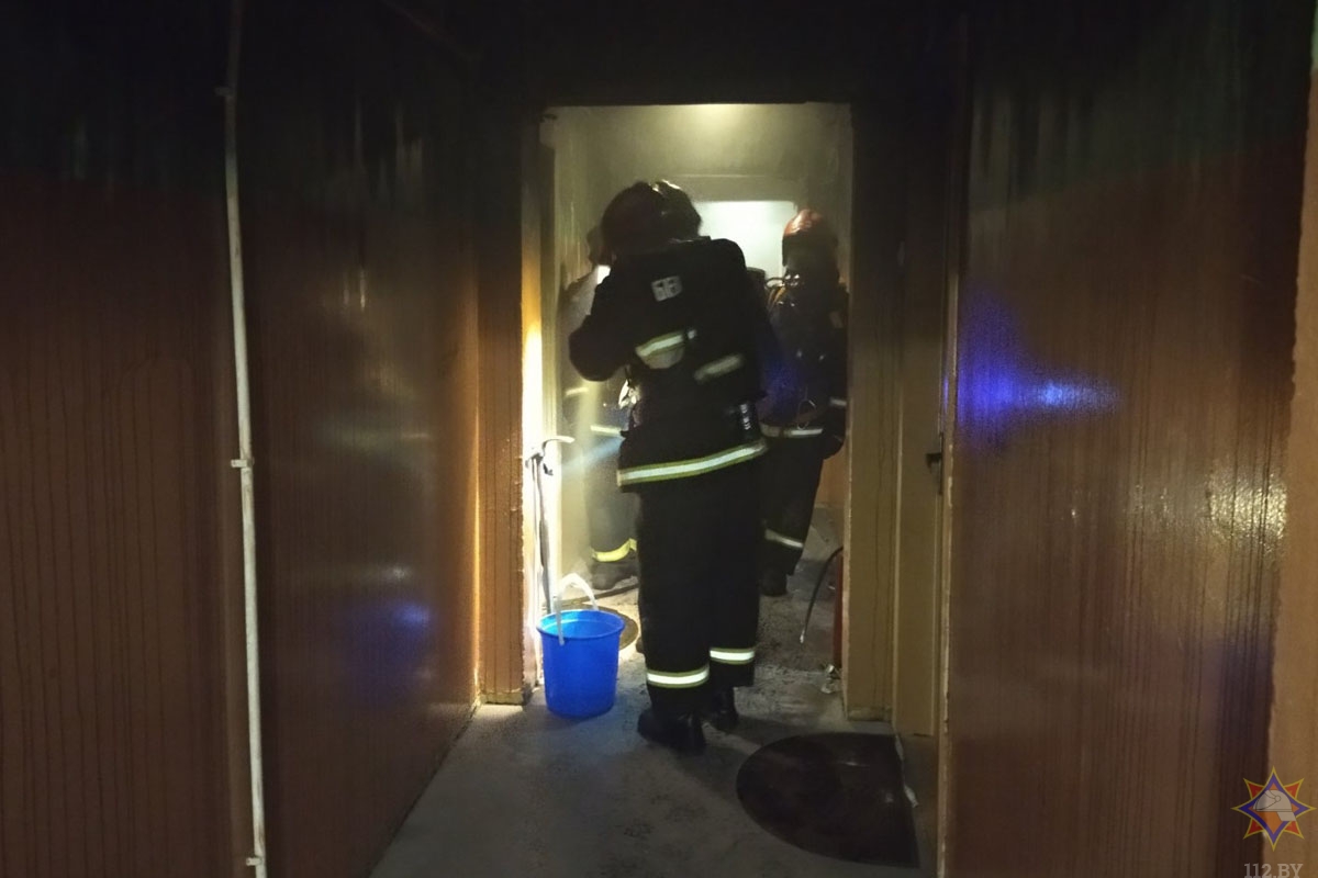 На пажары ў мінскім інтэрнаце эвакуявалі 100 чалавек 