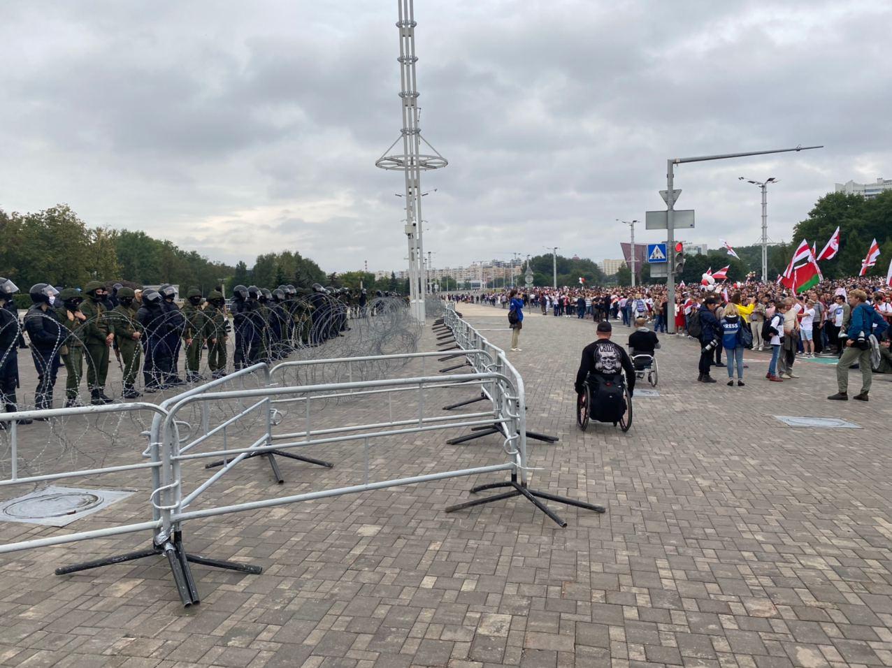 Марш новой Беларуси: Стела, кордон возле дворца Независимости и верталёт (фото)