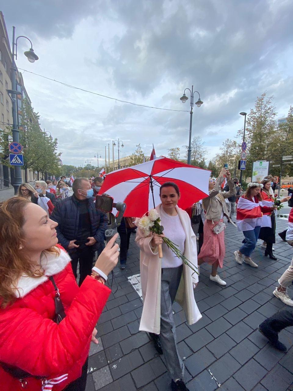 Святлана Ціханоўская прыйшла на жаночы марш у Вільні