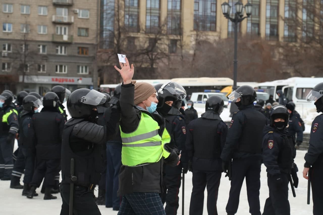 По всей России проходят антивоенные митинги, задержаны более 500 человек