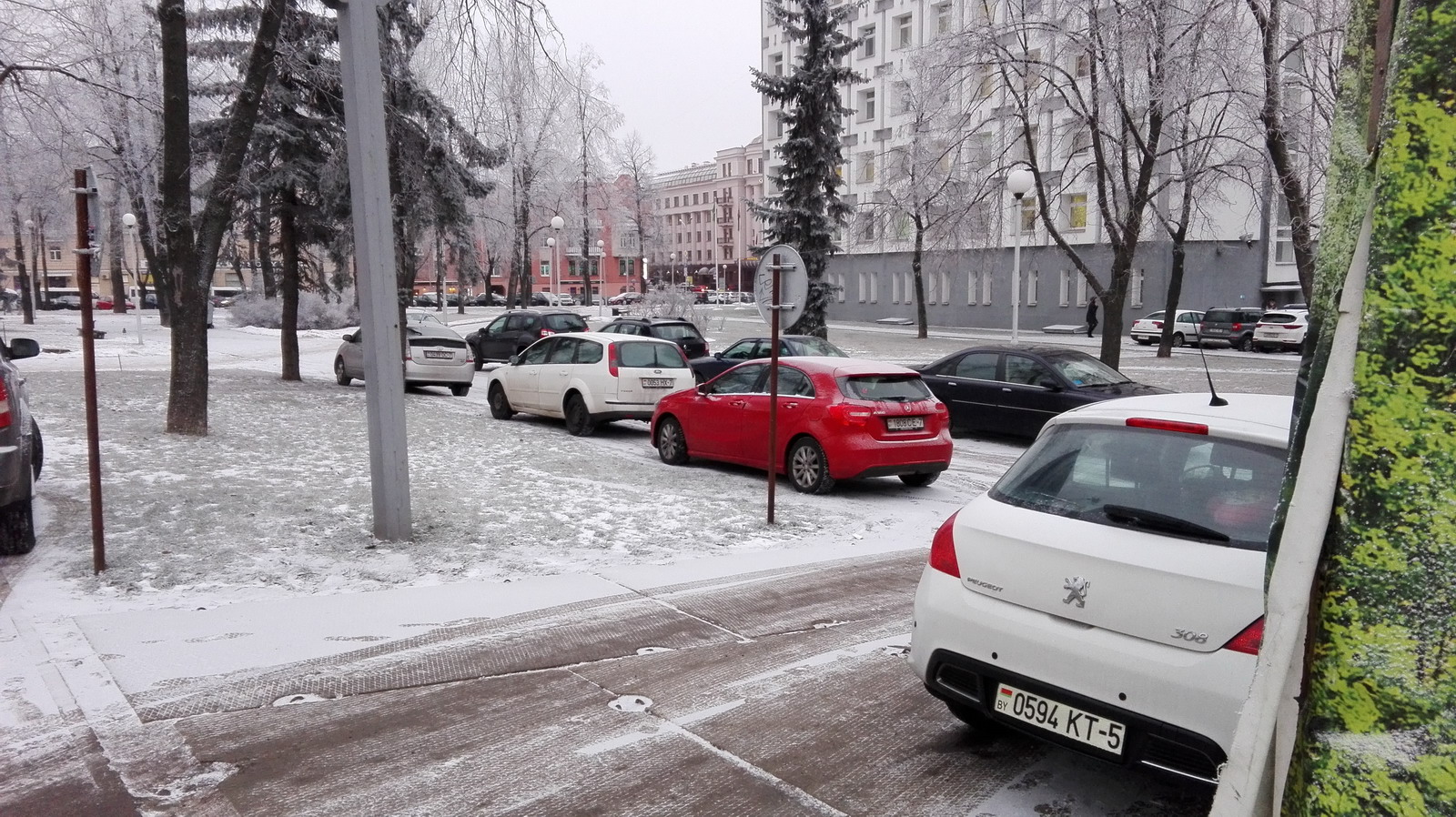 Можно ли победить “паркунов” в Минске? Противостояние у здания МАРТ и Минспорта