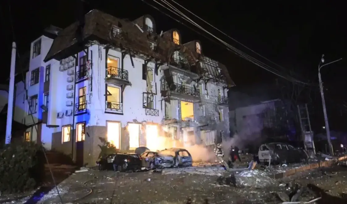 Россияне обстреляли ракетами Харьков —  попали в отель