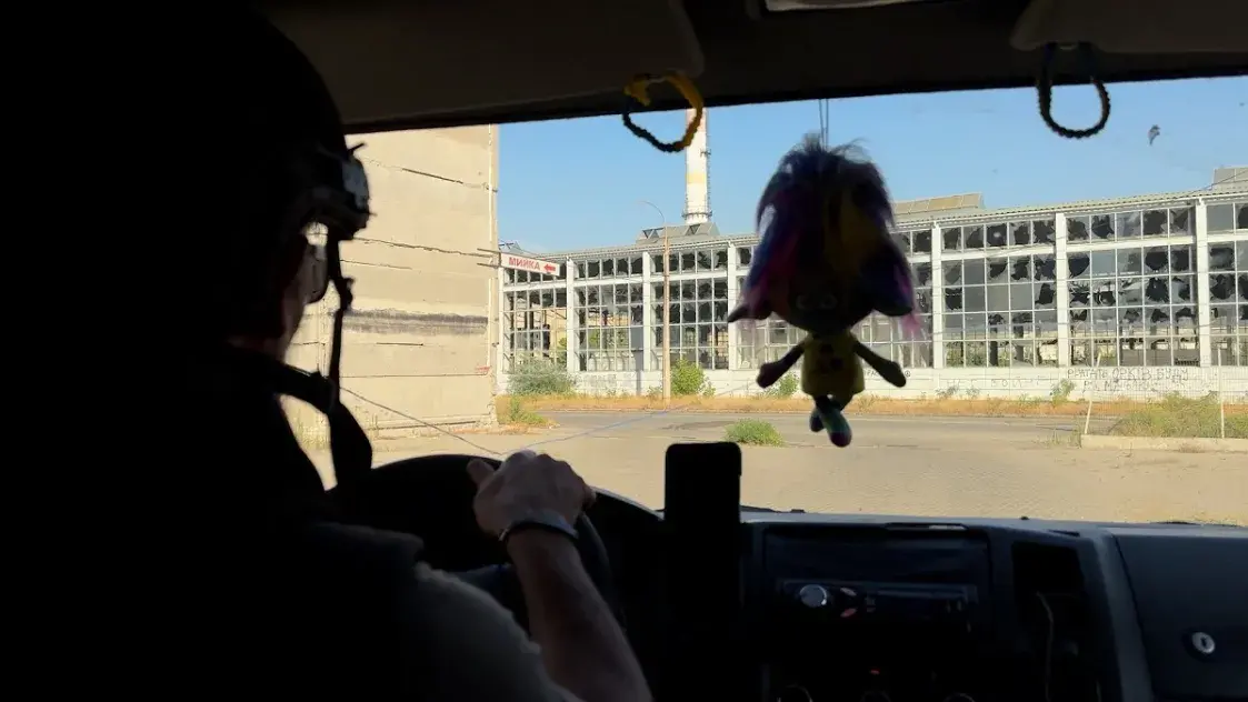 "Прилетает каждую секунду": как живёт украинский Херсон летом 2025-го