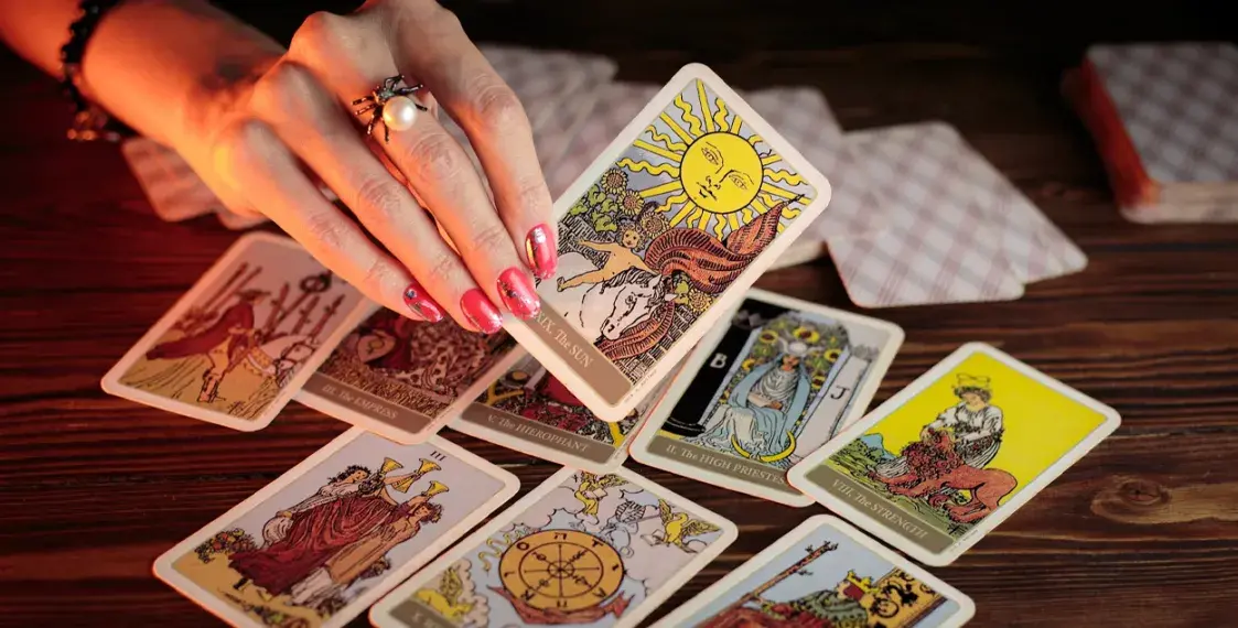 Таро прогноз для Беларуси на 2025 - про выборы, войну и экономику