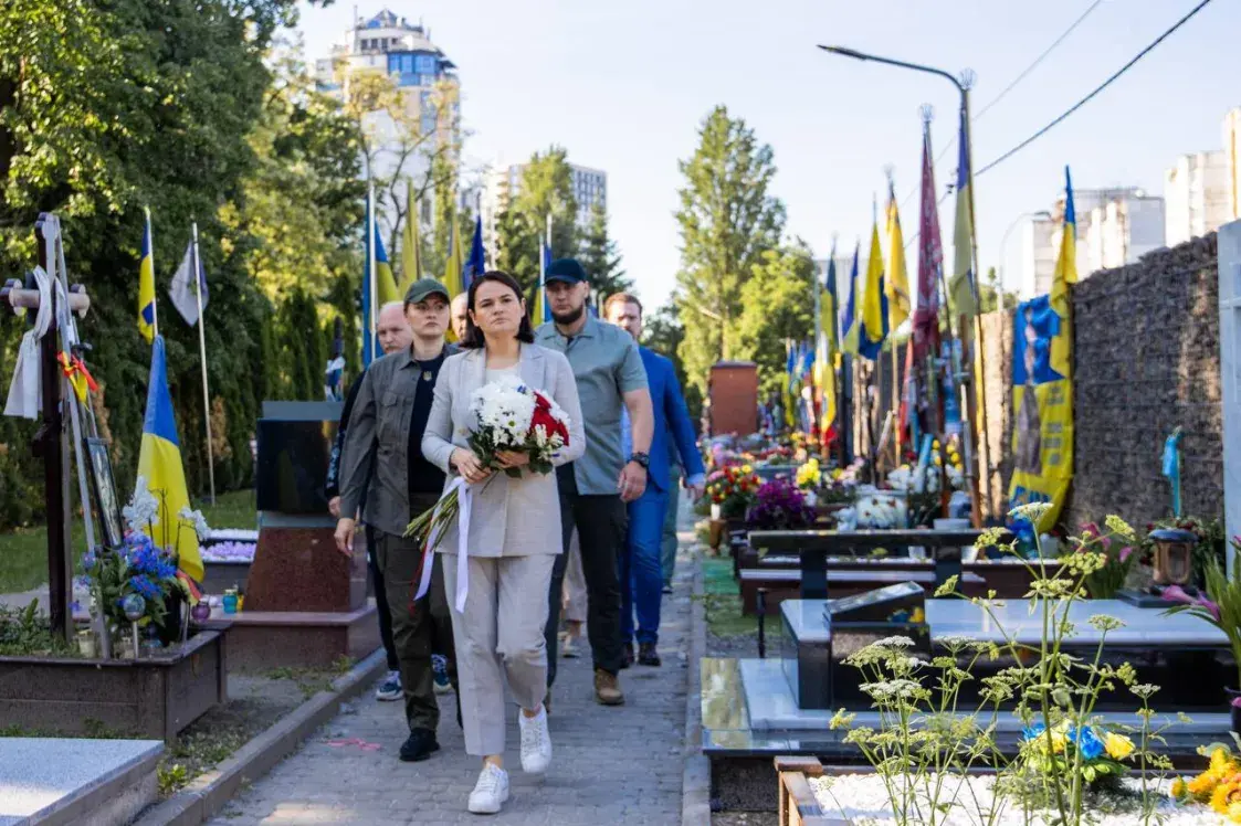 Візіт Ціханоўскай у Кіеў пачаўся з наведвання магілы Марыі Зайцавай