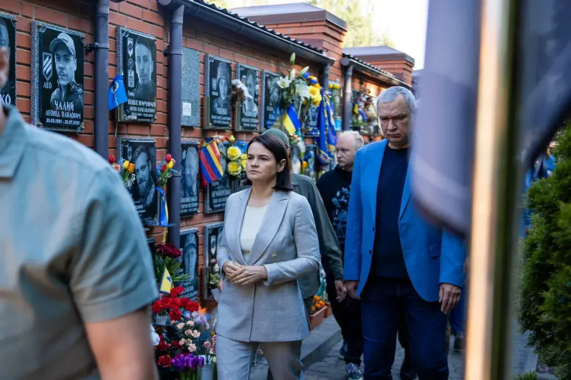Візіт Ціханоўскай у Кіеў пачаўся з наведвання магілы Марыі Зайцавай