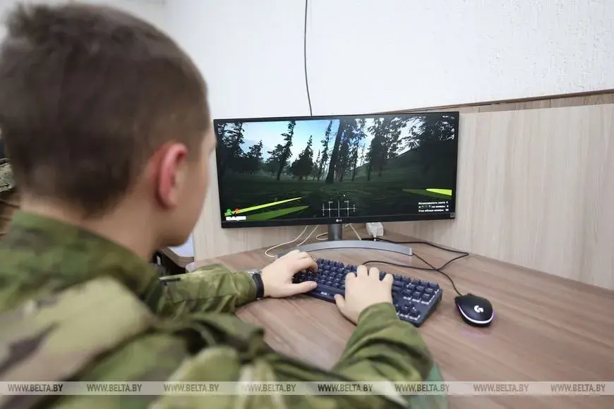 У Ваеннай акадэміі Беларусі пачаліся заняткі па кіраванні беспілотнікамі