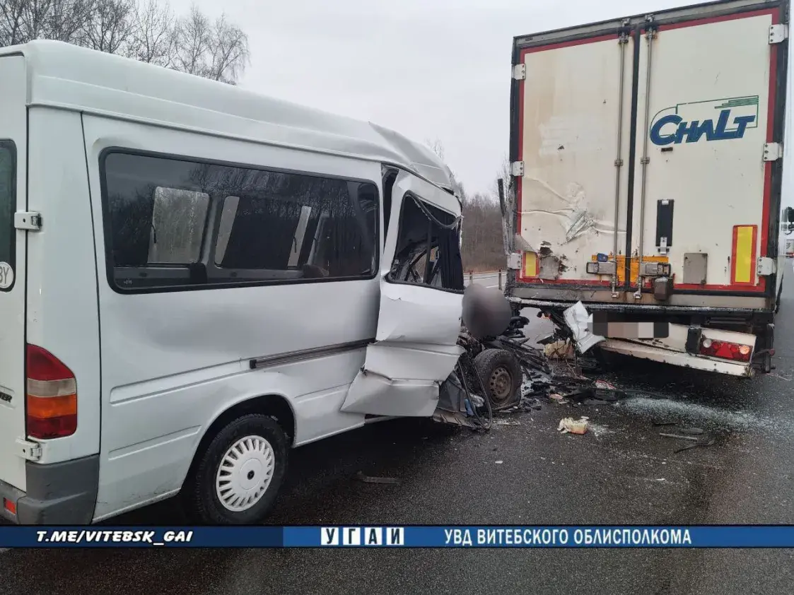 У аварыі ў Віцебскай вобласці загінуў кіроўца мікрааўтобуса