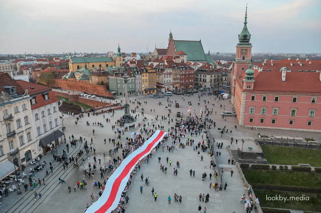 В Варшаве прошёл марш в честь Дня Воли. Фотофакт