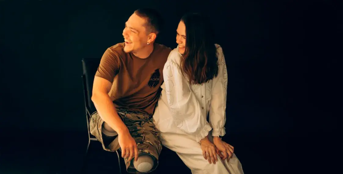 "Это не его ранение, а наше”. Как любовь спасла ветерана “Азова”