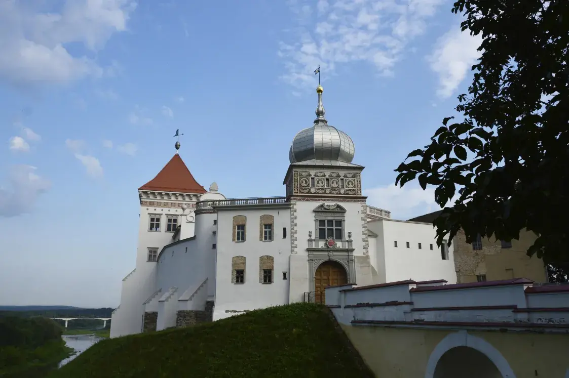 Пяць найгоршых рэстаўрацый гістарычных аб’ектаў Беларусі — каментуе эксперт