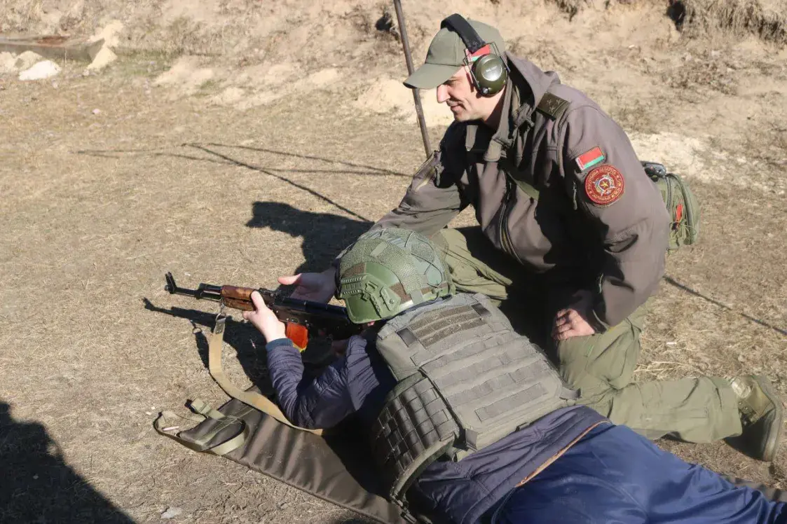 У Лоеўскім раёне атрад "народнага апалчэння" трэніраваў генерал