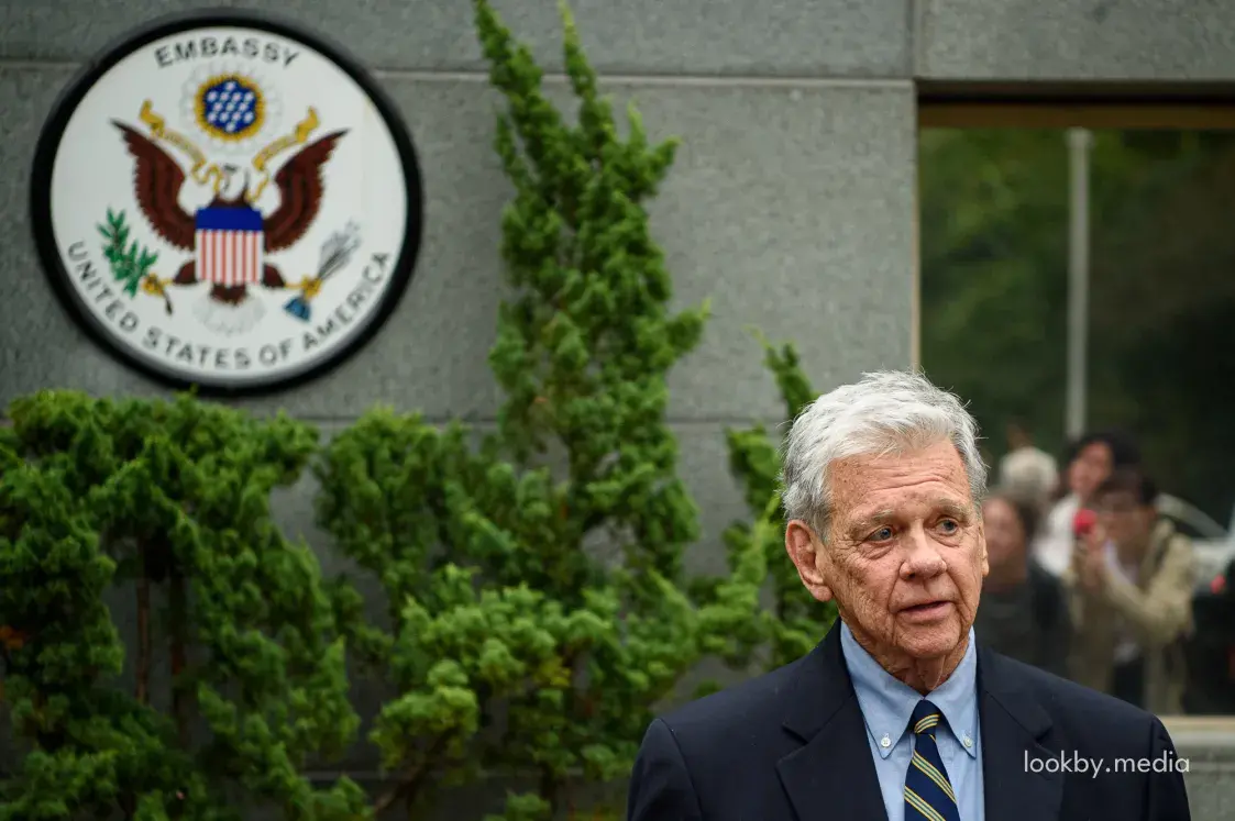 Почему Европа упорно не хочет говорить с Лукашенко, как это делает США? Мнение Фридмана