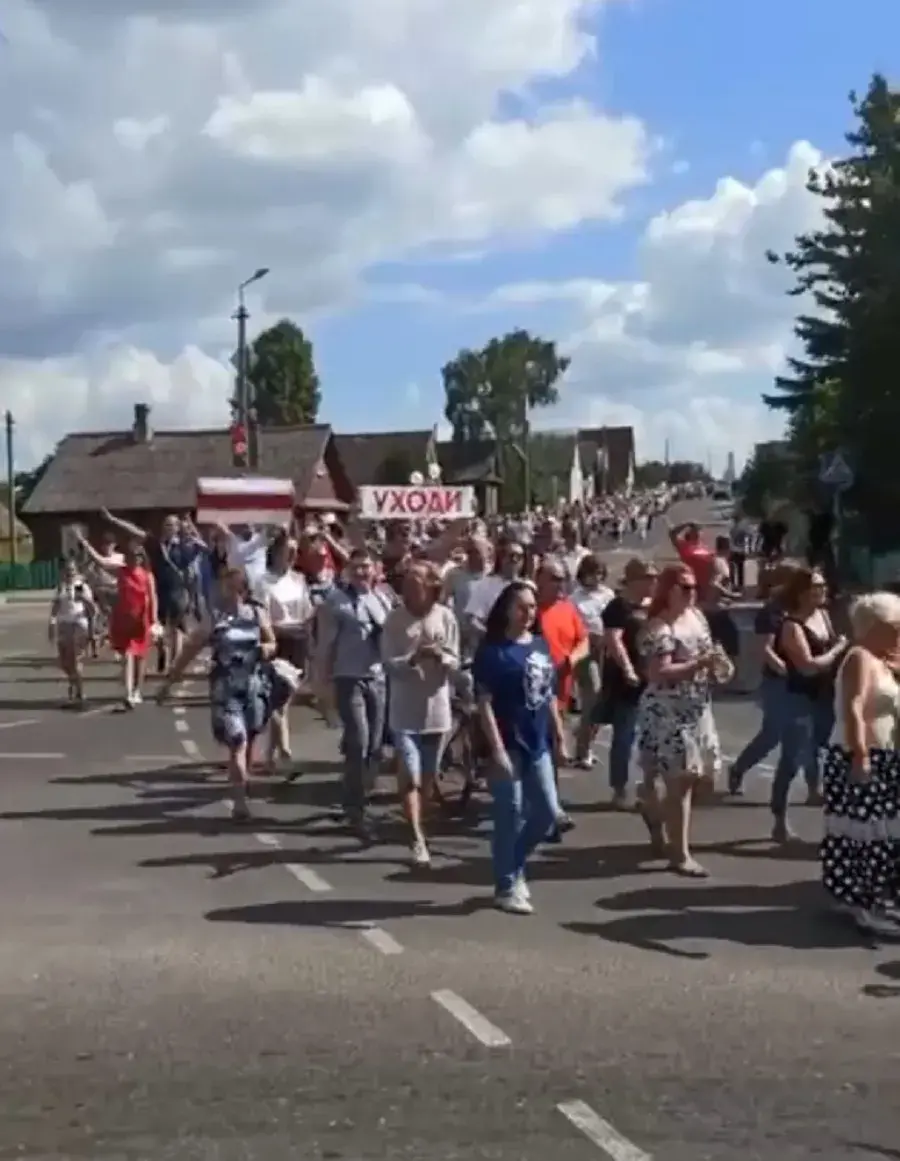 У Глыбокім сілавікі паклалі тварам на падлогу мужчыну са зламанай рукой