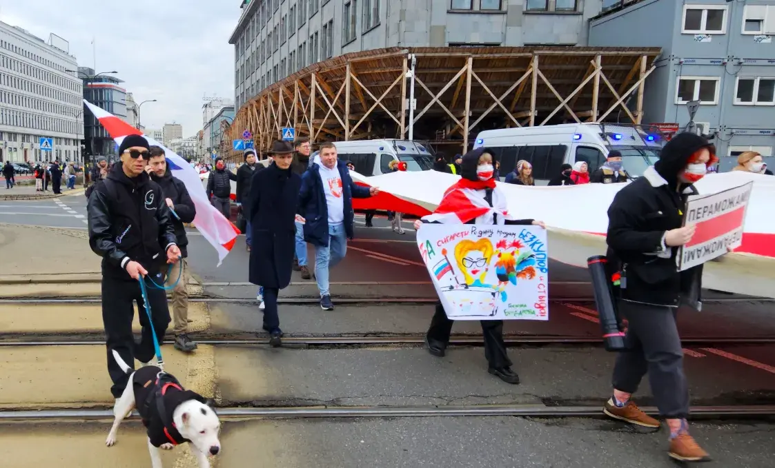 Як у Варшаве прайшоў марш “Не мой выбар” — фотарэпартаж