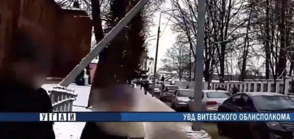 У Полацку бацькі пакінулі паўтарагадовае дзіця адно ў аўтамабілі