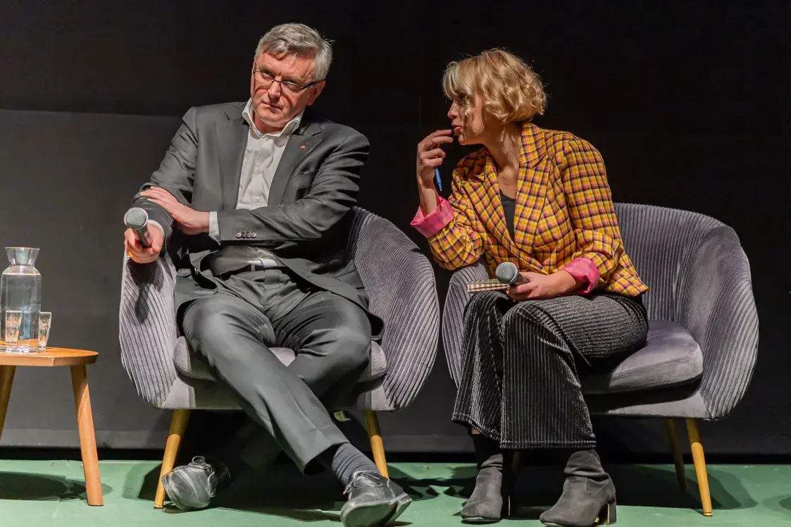 "Это разные народы". Сергей Лозница о советской “нежити", Быкове и войне