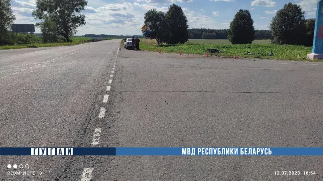 У аварыі ў Петрыкаўскім раёне адзін чалавек загінуў, трое атрымалі траўмы