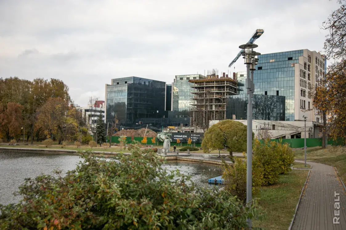 В Минске завершается переделка отеля под ЖК, который строили к ЧМ-2014 по хоккею