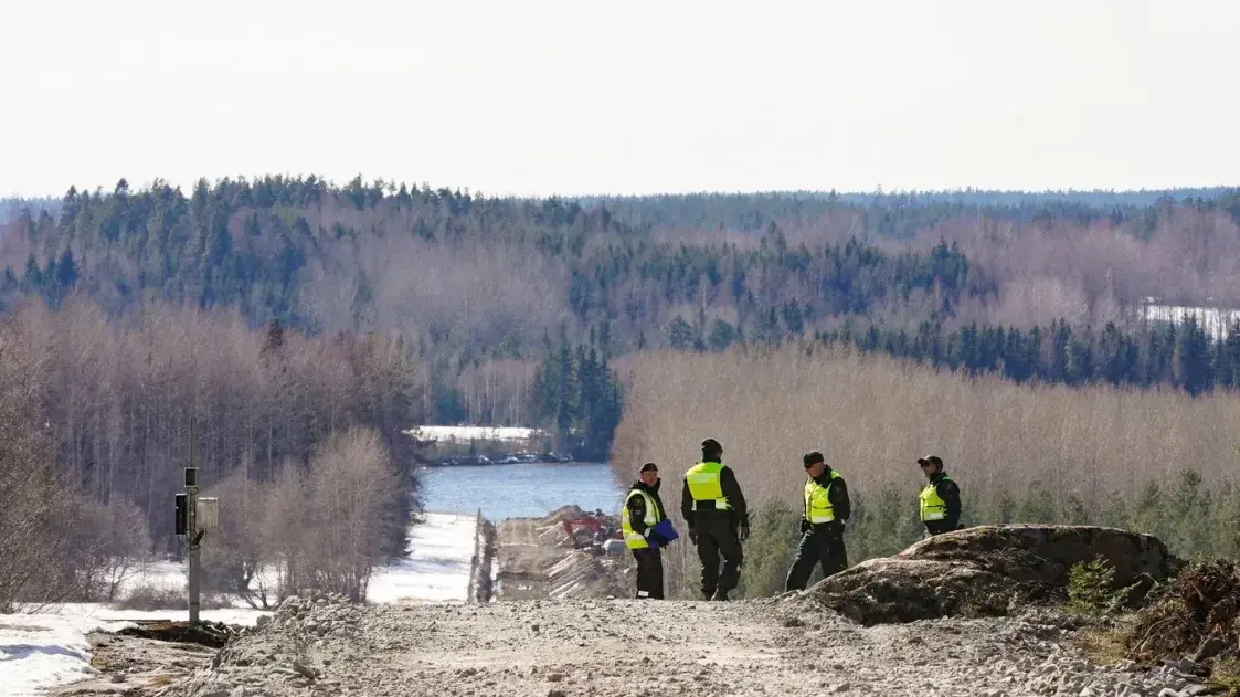 Финляндия начала строить забор на границе с Россией