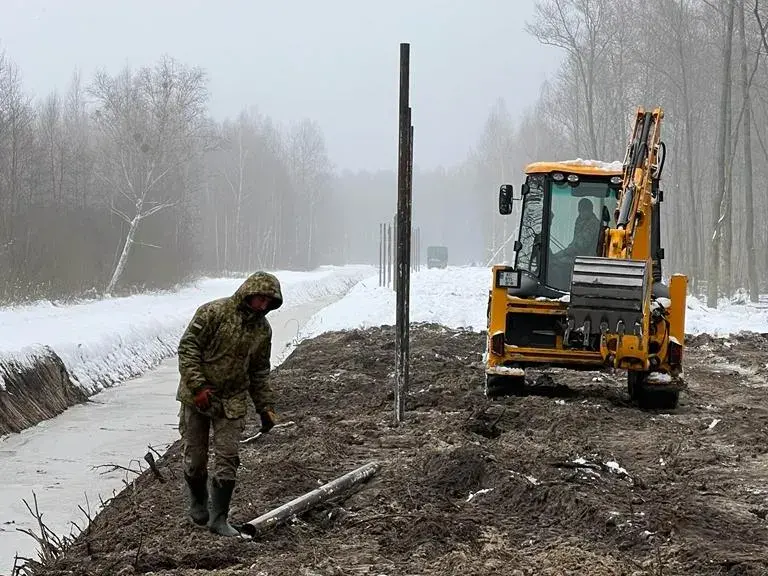 Украіна нарошчвае інжынерныя загароды на мяжы з Беларуссю