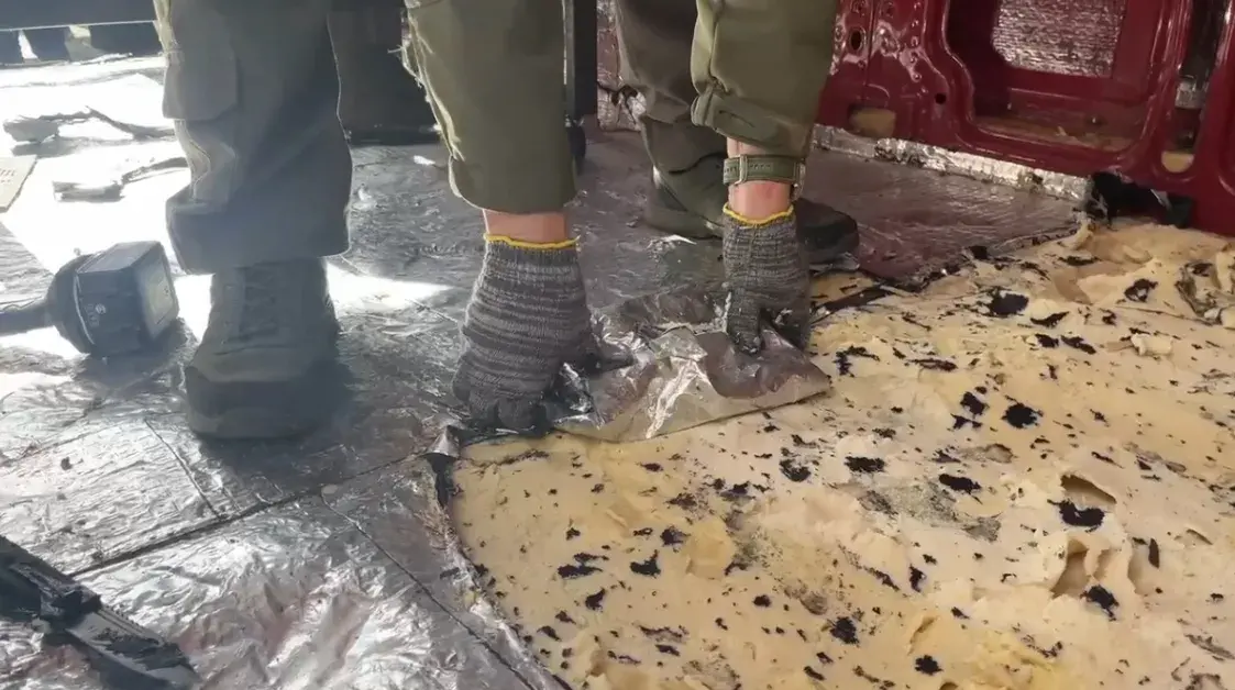 Кіроўца Mercedes з 580 кг выбухоўкі кажа, што яго выкарысталі ўцёмную