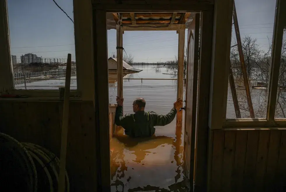 В российском Оренбурге за сутки затопило 800 домов — город уходит под воду
