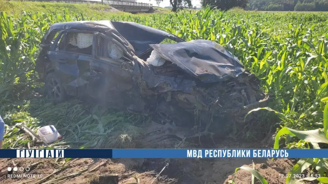 У аварыі ў Петрыкаўскім раёне адзін чалавек загінуў, трое атрымалі траўмы