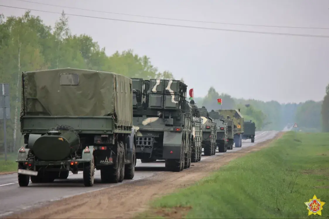 У Беларусі падраздзяленні ракетных войскаў здзяйсняюць марш на больш за 300 км