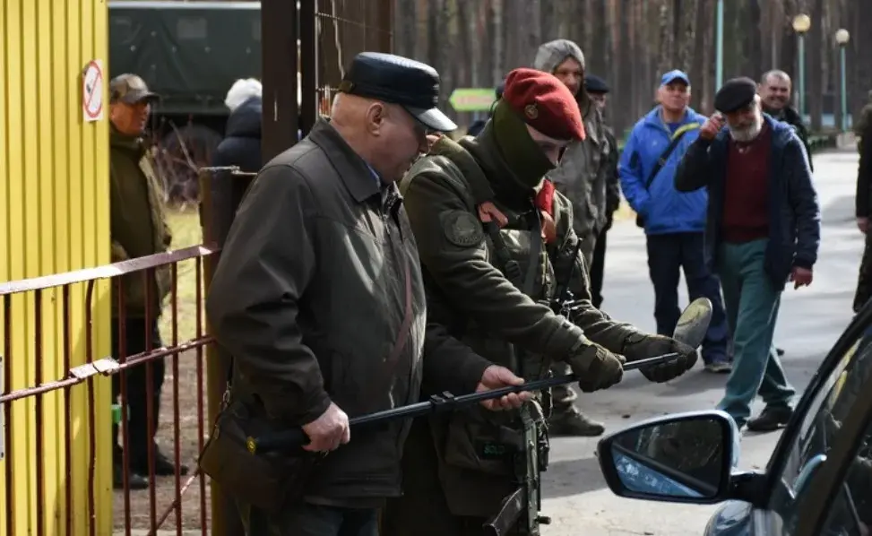 Спецназаўцы трэніравалі "народнае апалчэнне" ў Гомельскім раёне