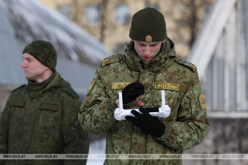 У Ваеннай акадэміі Беларусі пачаліся заняткі па кіраванні беспілотнікамі