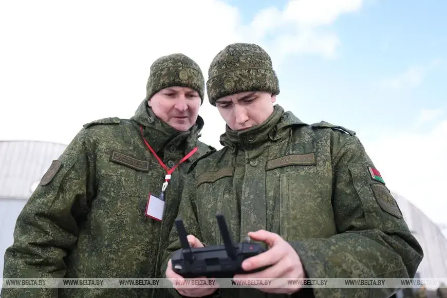 У Ваеннай акадэміі Беларусі пачаліся заняткі па кіраванні беспілотнікамі