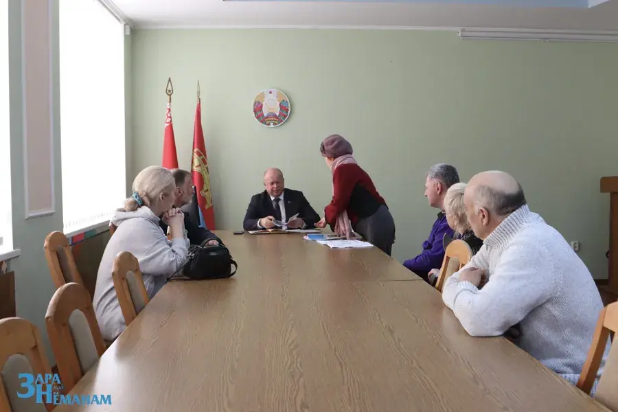 У Мастах кіраўніцтва горада просяць прыбраць скульптуру цмока