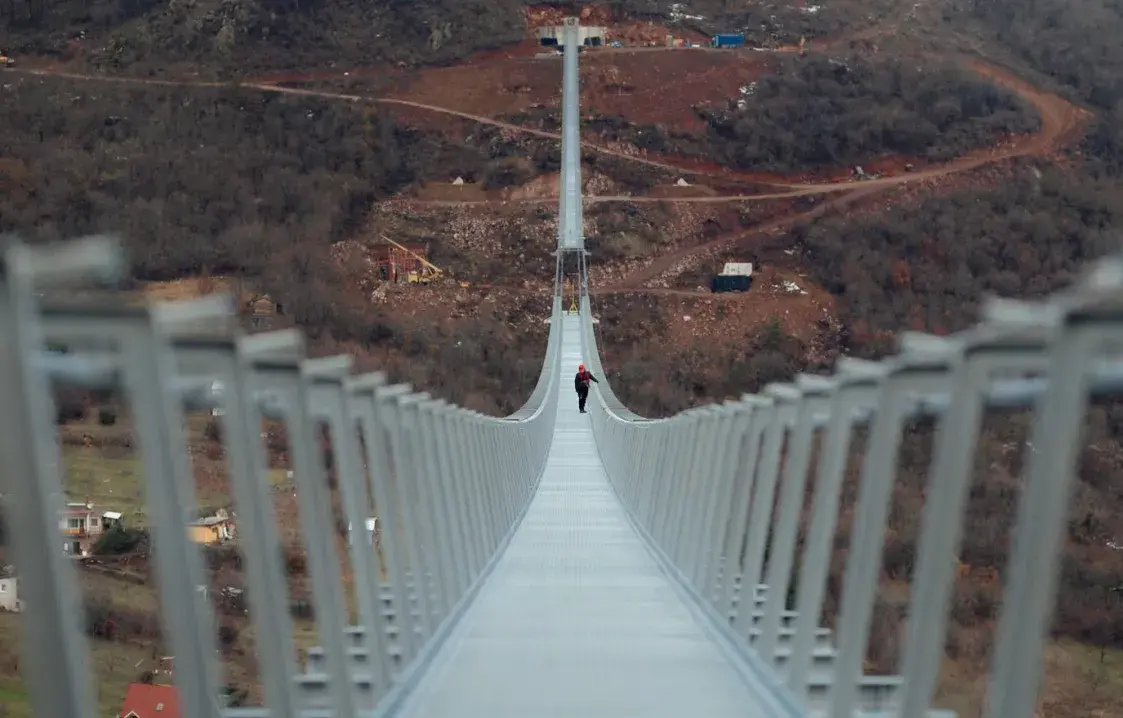 У Венгрыі дабудоўваюць самы доўгі ў свеце падвесны пешаходны мост 