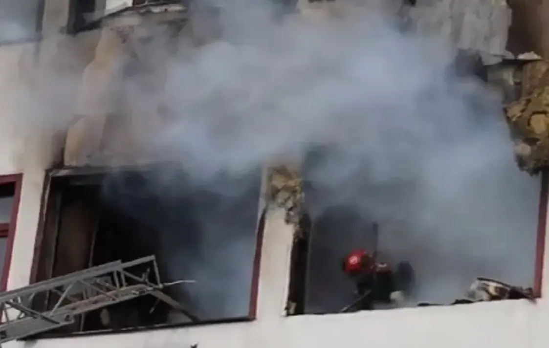 Падчас пажару на ліцейна-механічным заводзе ў Салігорску эвакуявалі 150 чалавек