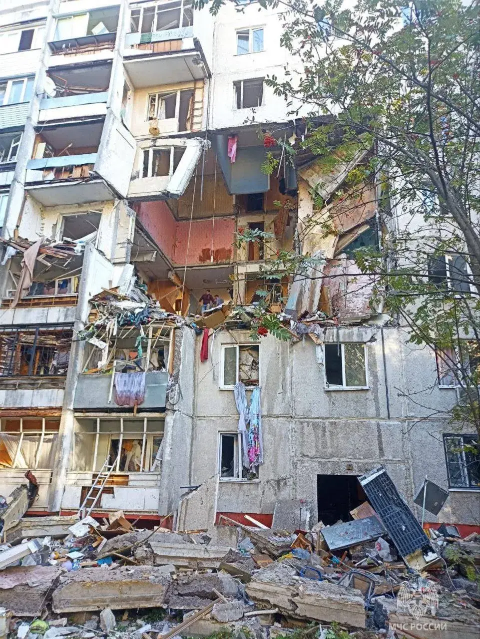 В подмосковной Балашихе после взрыва обрушилась часть жилого дома