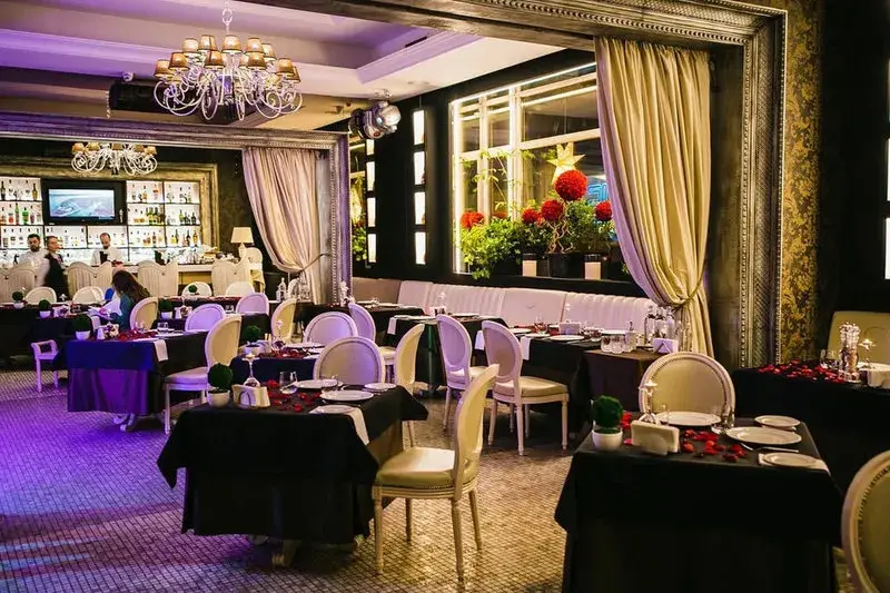 “Злое место для злых людей”: рассказ сотрудницы минского ресторана “Фальконе”